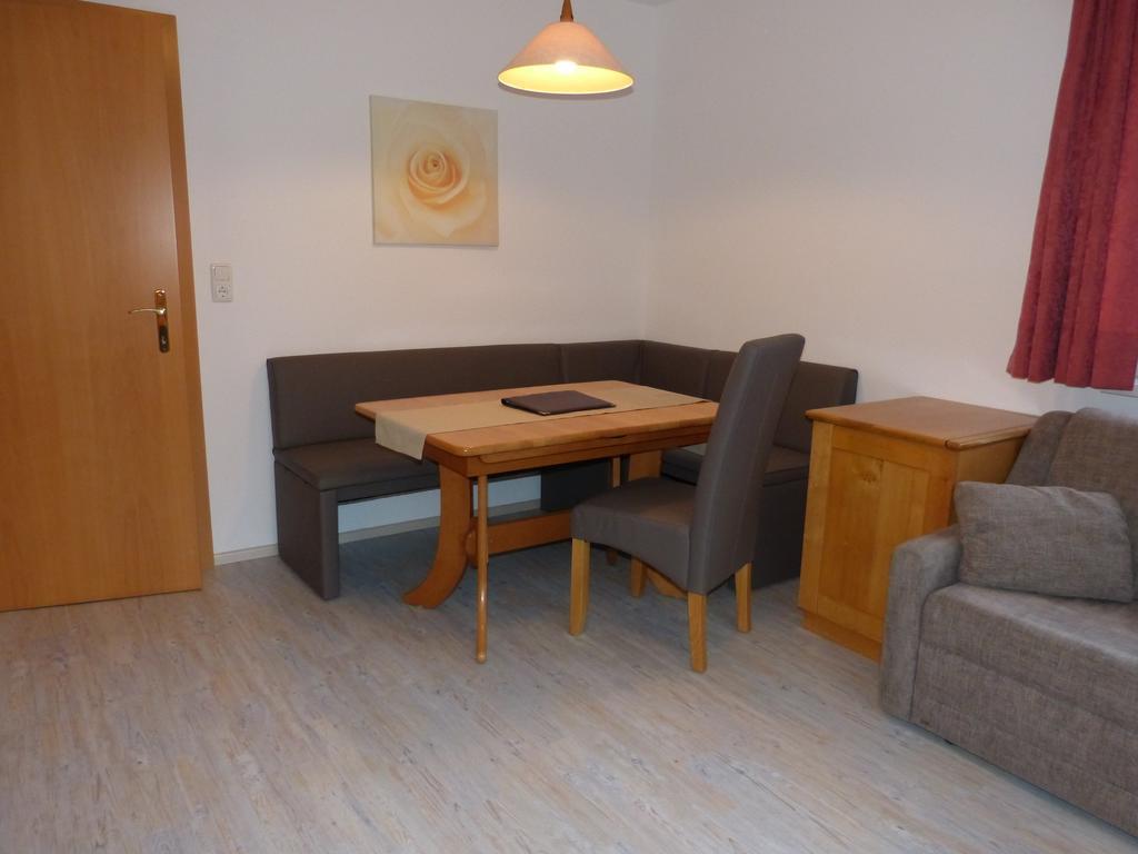 Appartements Alpenland Lermoos Quarto foto